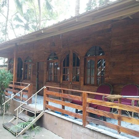 Fernandes Bar And Restaurant Bed & Breakfast Canacona Luaran gambar